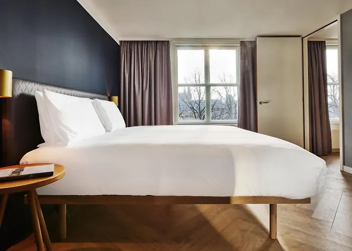 Staybridge - Parliament By Ihg 4* Hága