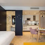 Staybridge - Parliament By Ihg Отель