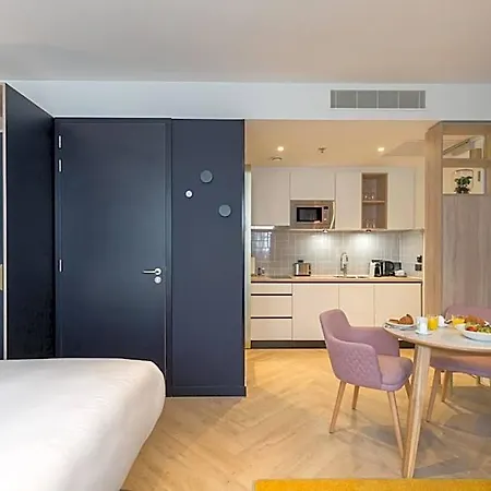 Staybridge - Parliament By Ihg Otel Lahey