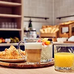 Hotel Staybridge - Parliament By Ihg