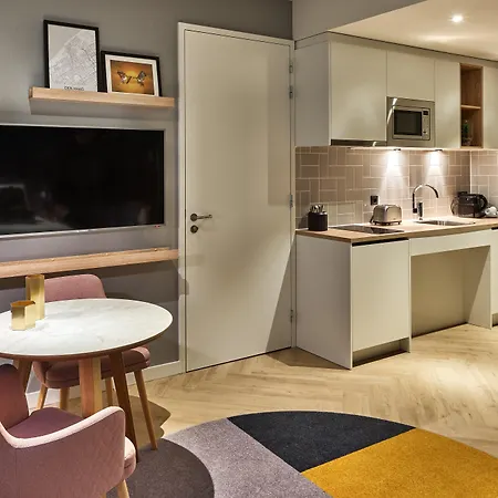 Staybridge - Parliament By Ihg 4* Hága